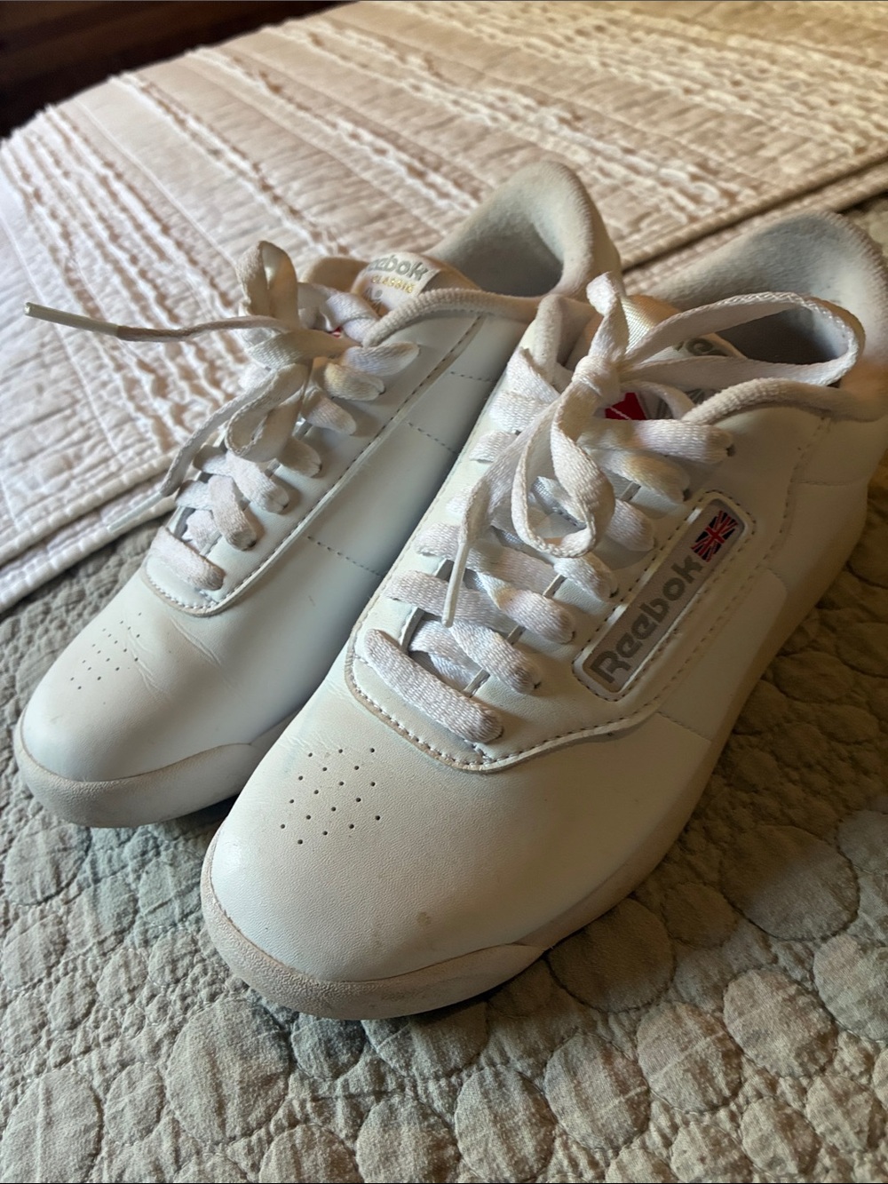 Reebok White Leather Low-Top Sneakers with Subtle Logo